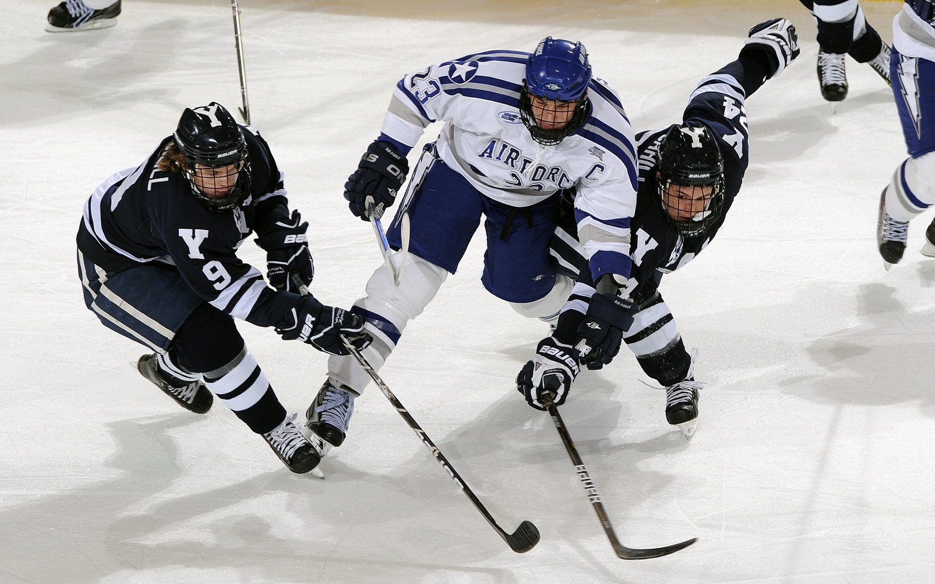 数据复盘：上海海港季后赛对阵纽约尼克斯，詹姆斯效率值爆表